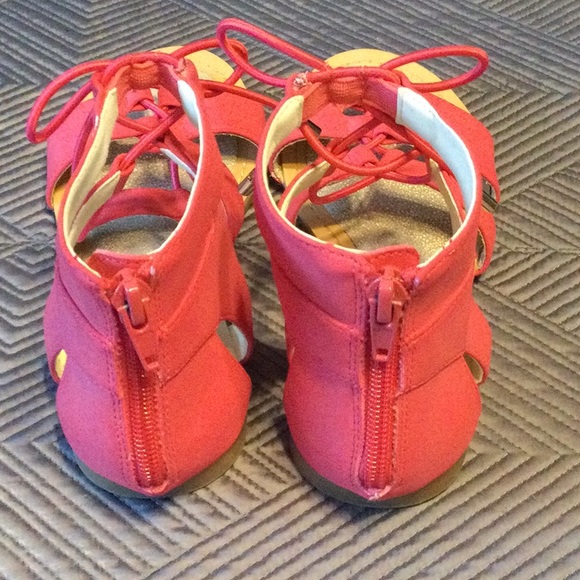 Stuart Weitzman pink size 2 sandals for girls - Picture 3 of 9